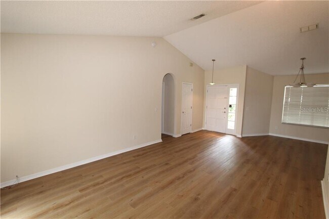 Building Photo - 1338 Sassafras Ave