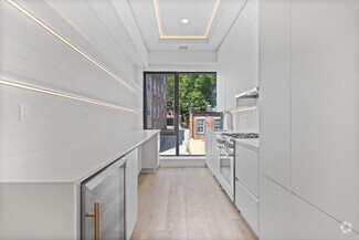 Building Photo - 1580 Beacon St