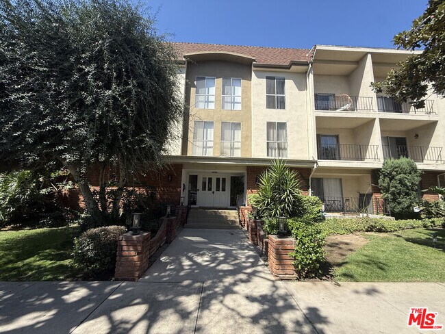 Foto del edificio - 711 Orange Grove Ave
