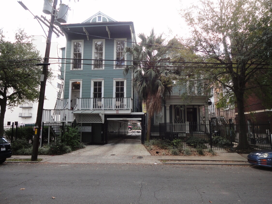 2222 Carondelet St Unit H, New Orleans, LA 70130 Condo for Rent in
