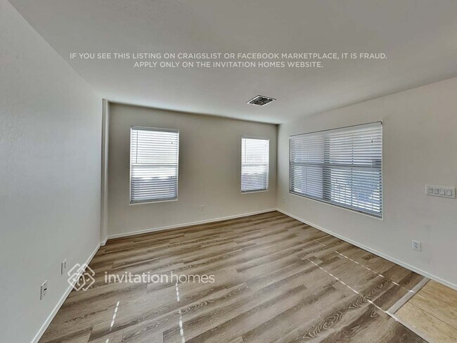 Building Photo - 113 W Saddle Way