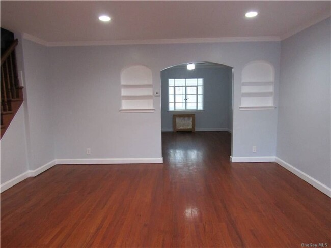 Building Photo - 108-27 65th Ave