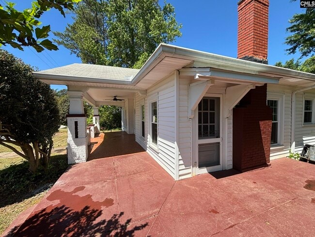 Building Photo - 161 Columbia Ave