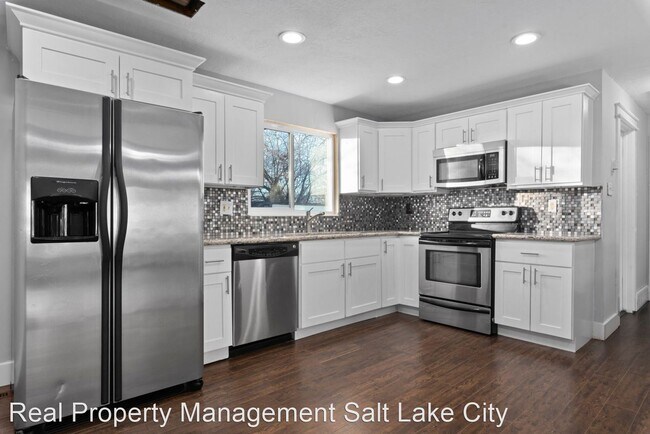 Building Photo - 5 br, 2 bath House - 6824 S 700 E