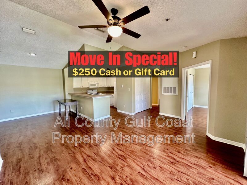 Foto principal - 4057 Crockers Lake Blvd