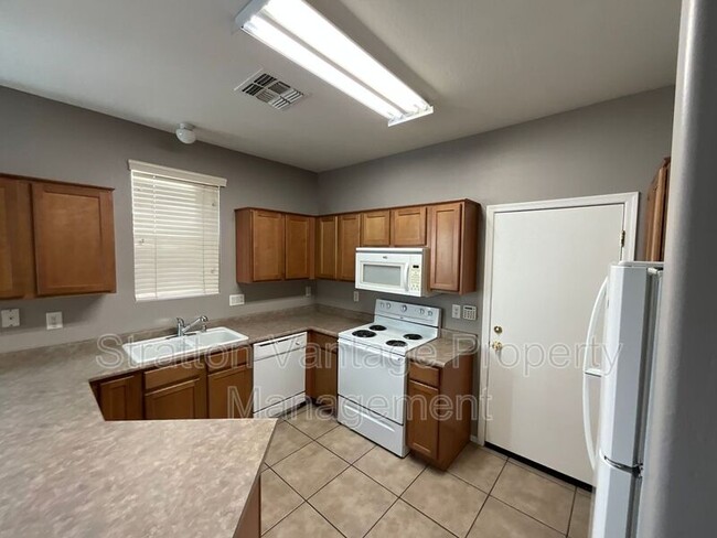 Building Photo - 5331 Burton Dr