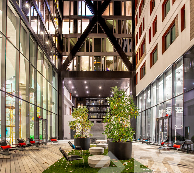 Building Photo - 54 Noll St