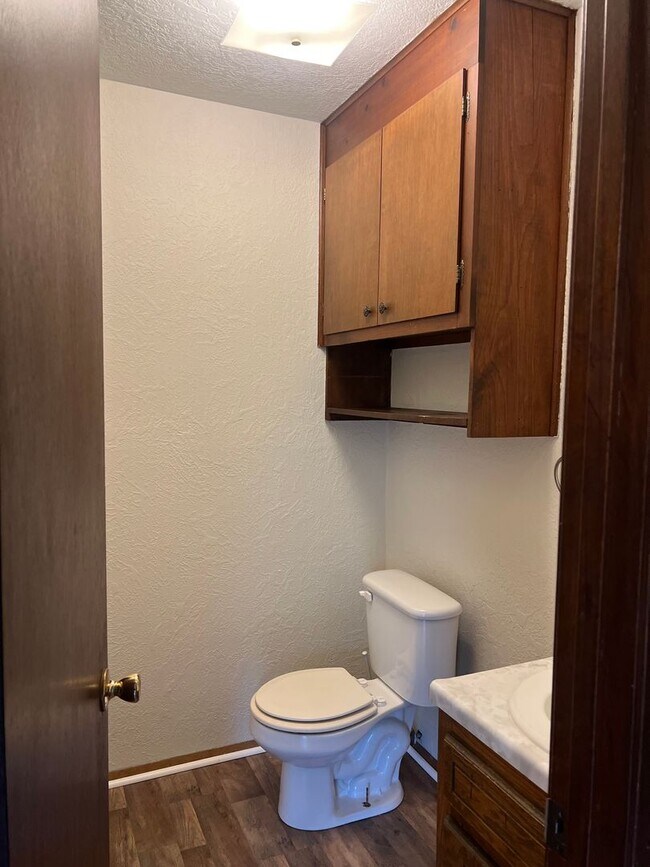 Foto del edificio - 2 BEDROOM 1 BATHROOM APARTMENT FOR RENT