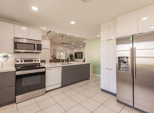 Foto del edificio - 2235 SE 6th Ct