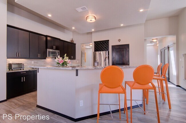 Building Photo - 4 br, 2 bath House - 4631 Almeria DR NW