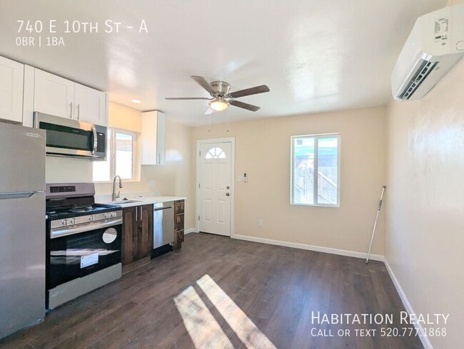 Building Photo - Remodeled 1924 Craftsman Studio/1Bath at I...