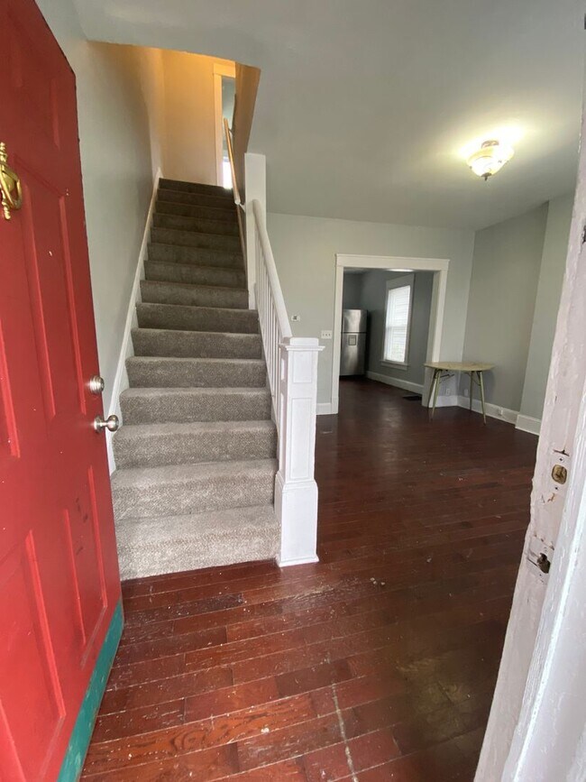 Building Photo - 26-28 E Woodrow Ave