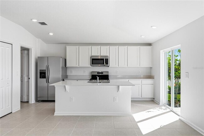 Building Photo - 5662 Portico Pl