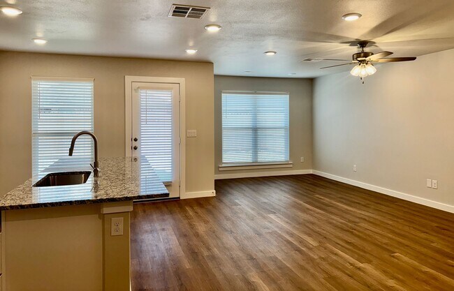 Building Photo - WOW!  $200 off First Month!! Brand New 3/2...