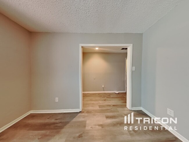 Building Photo - 3434 Deer Valley Dr