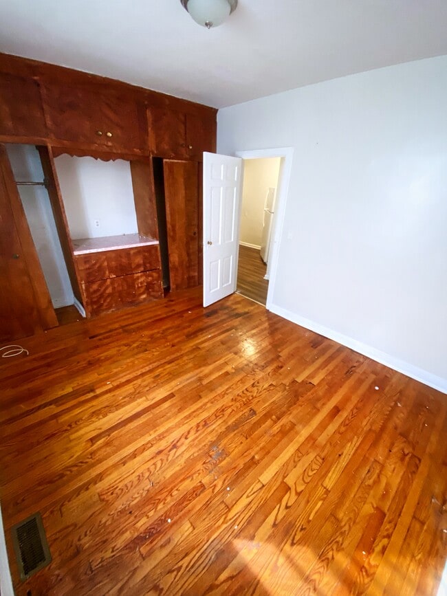 Building Photo - 77 Stuyvesant Ave