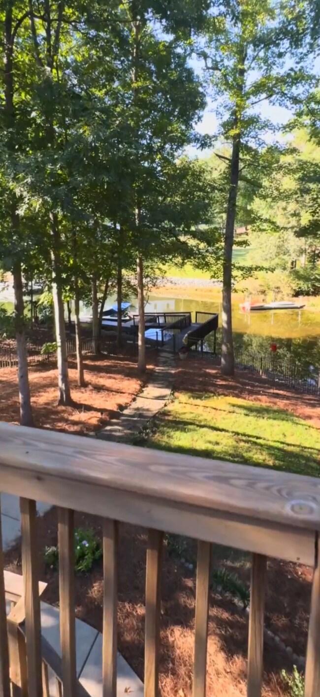 Building Photo - 329 Stumpy Creek Rd