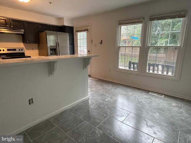 Building Photo - 6452 Selby Ct