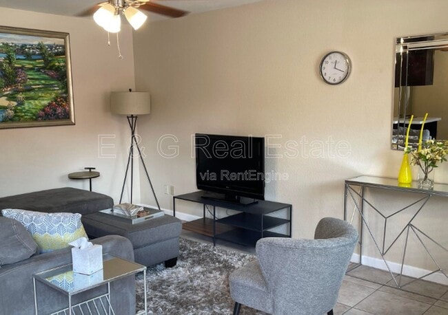 Photo - 510 W University Dr Apartment