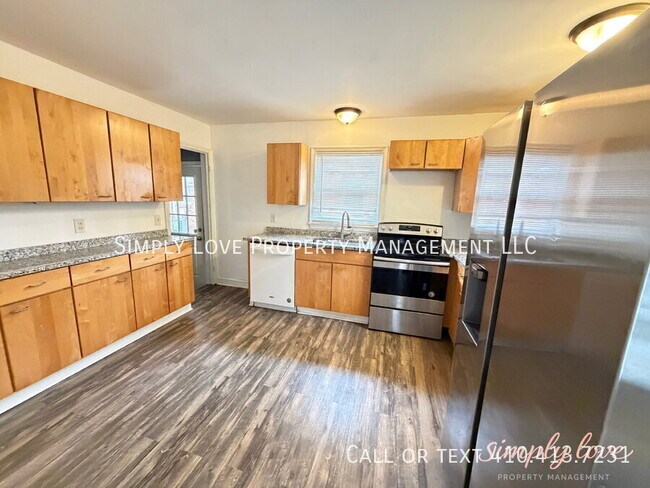 Building Photo - 4526 Albion Rd