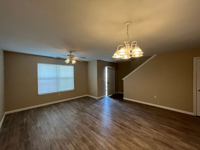 Building Photo - 10511 Hunters Pond