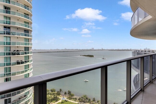 Foto del edificio - 488 NE 18th St