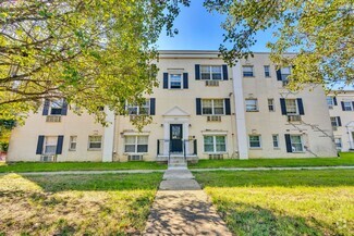 Building Photo - 2237 Farrington Ave