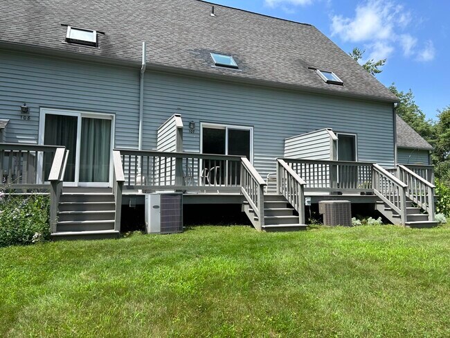 Building Photo - 107 Glengarry Dr