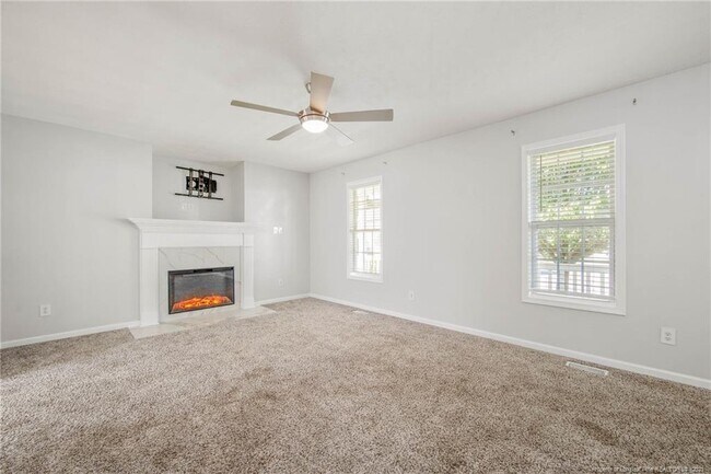 Foto del edificio - 4413 Goldenrod Ct