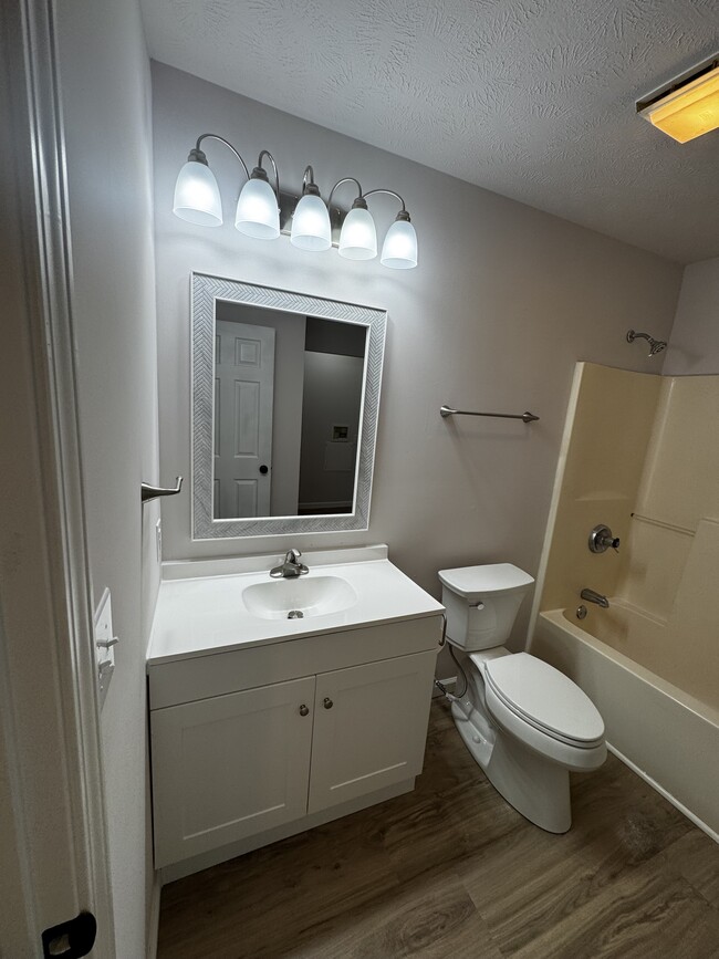 Foto del edificio - 777 Country Side Ln