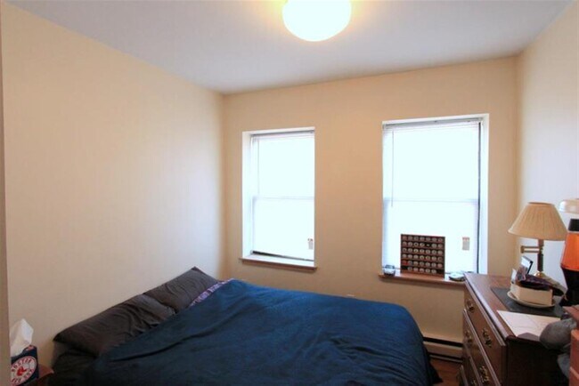 Building Photo - 41 Ivaloo St