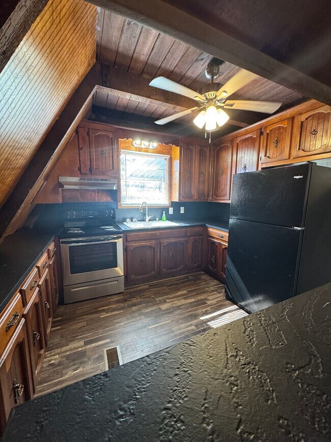 Foto del edificio - 3938 Cloverdale Rd