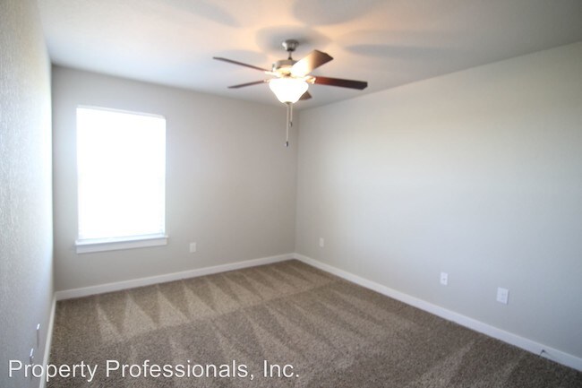 Building Photo - 3 br, 2.5 bath House - 323 Creekside Curve