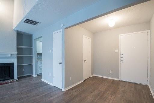 Building Photo - 2909 Lucas Dr