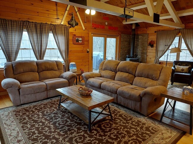 Building Photo - 176 Harrington Rd