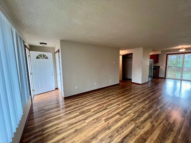 Building Photo - PENDING APPLICATION; Rambler w/ W/S/G Incl...