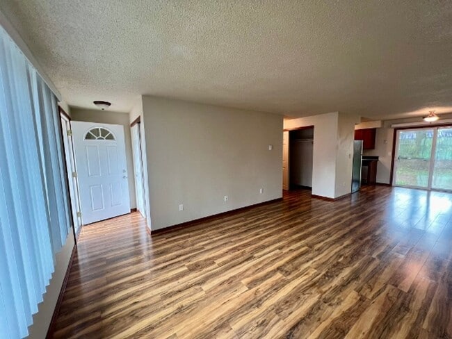 Building Photo - W/S/G Included! Pet Friendly 2 BD