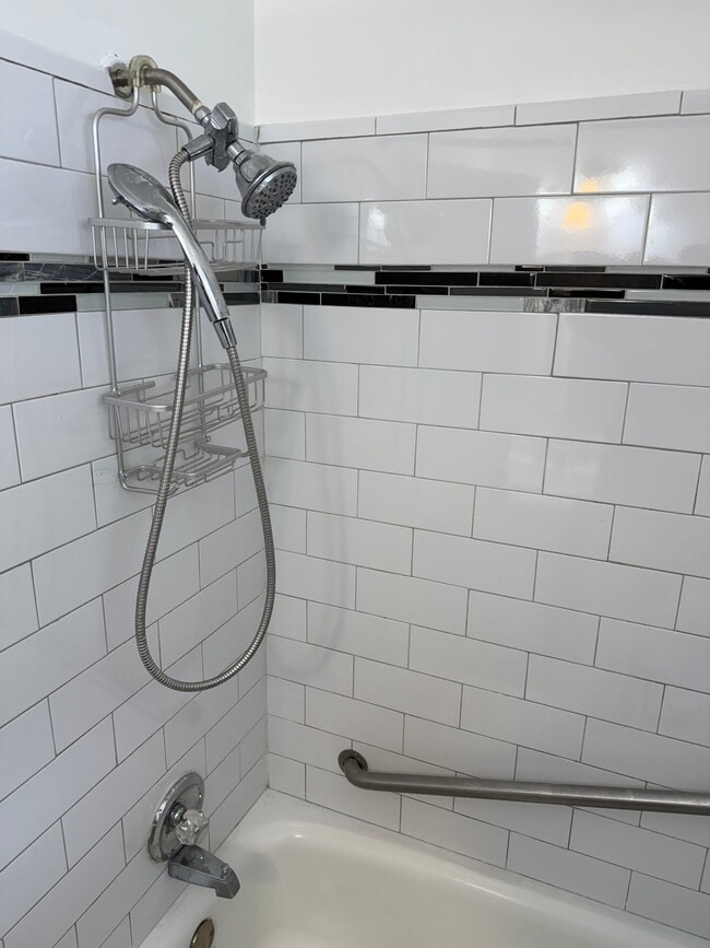 Foto del edificio - 41 Mary Hadge Dr