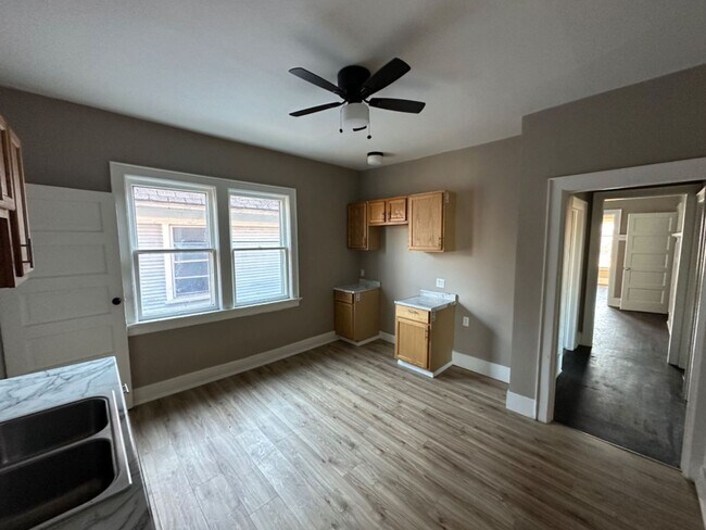 Building Photo - 2516-2518 N 12th St. (Duplex)