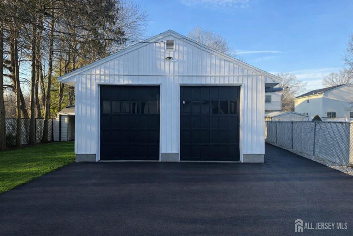 Foto del edificio - 66 Lincoln Ave