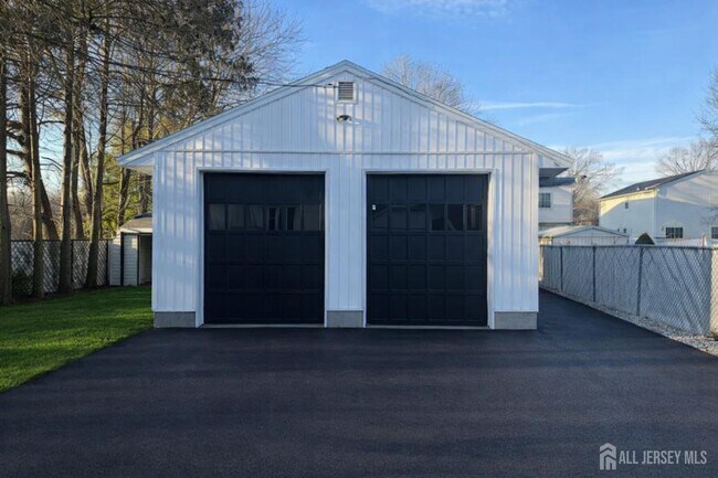 Foto del edificio - 66 Lincoln Ave