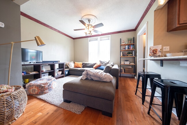 Foto del edificio - 801 NE Lowry Ave