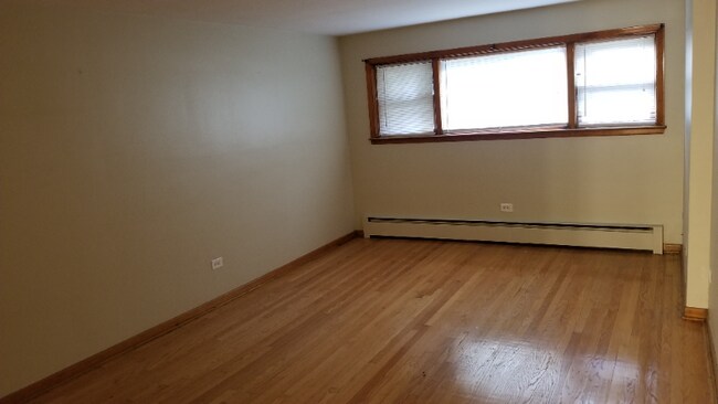 Foto del edificio - 7400-7410 W Diversey Ave