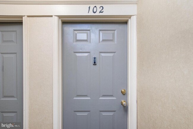 Building Photo - 12113 Greenway Ct