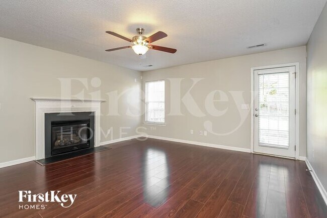 Foto del edificio - 4145 Crestwood Cir