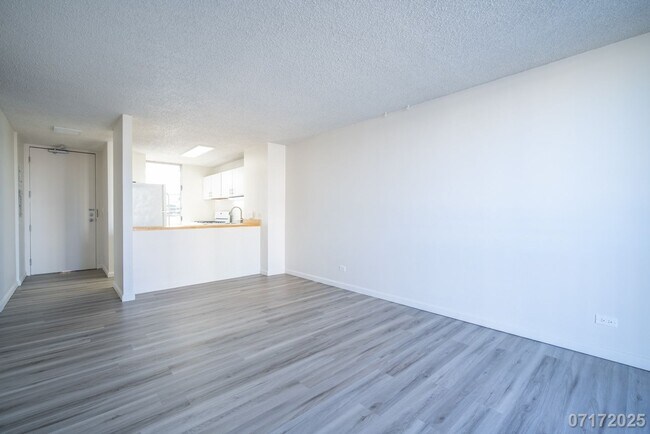 Foto del edificio - $2,545 / 2br - 717ft2 - Plumeria Hale 2br,...