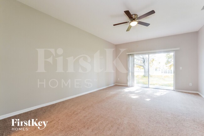 Foto del edificio - 2530 Dwyer Ln