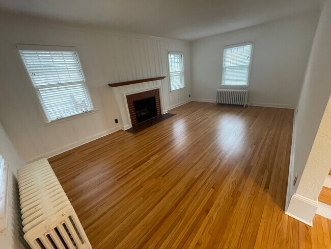 Living Room - 1288 Highland Pky
