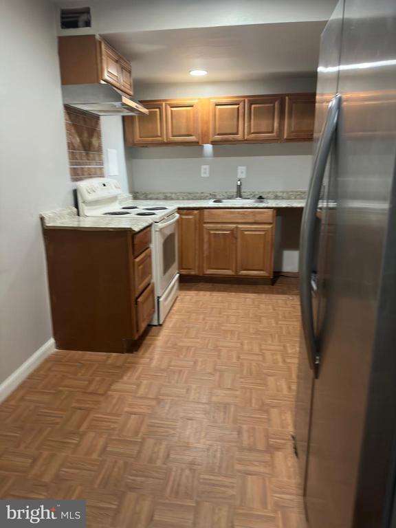 Foto del edificio - 7715 Heritage Dr