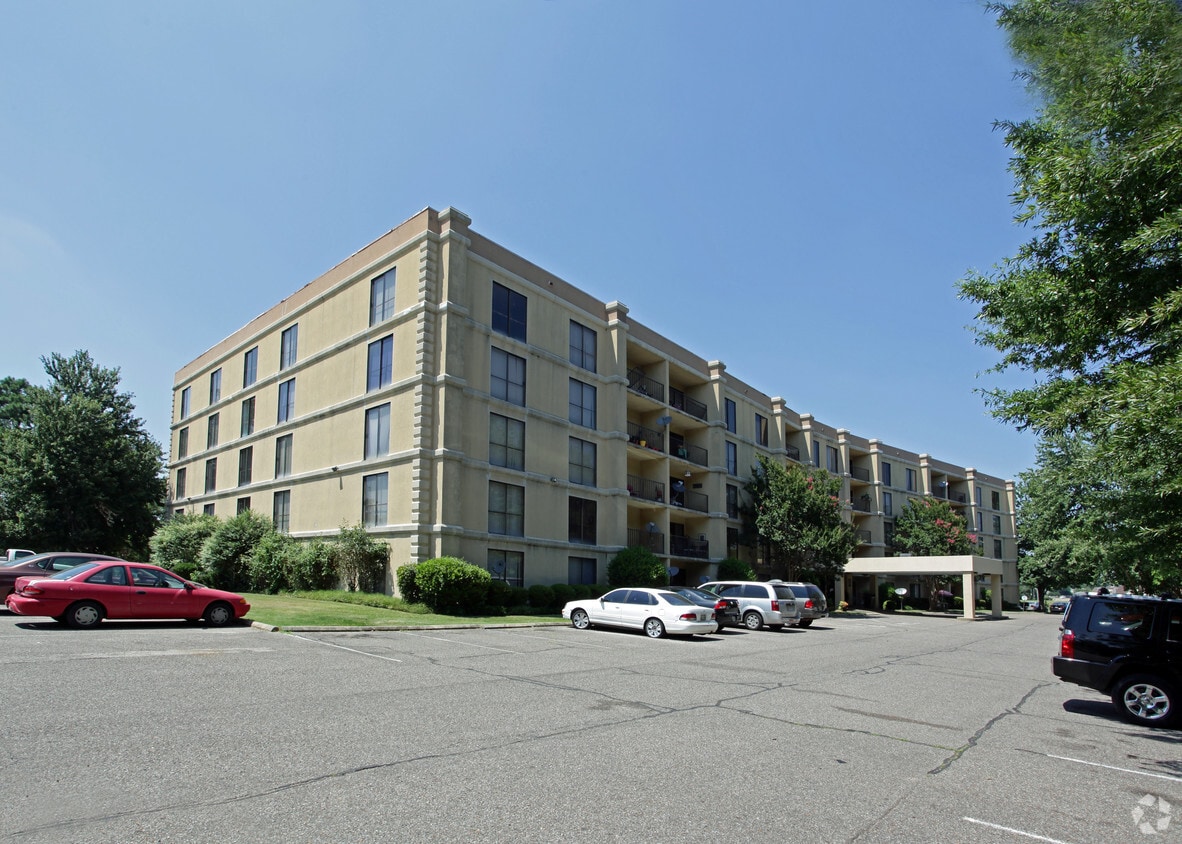 Colonial Estates Apartments Cordova, TN